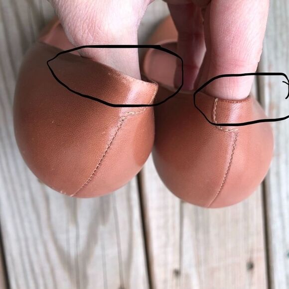 Celine Round/Almond Toe Leather Pumps MISMATCH - Picture 5 of 8